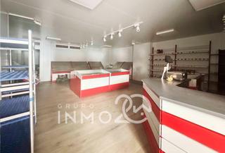 Local Comercial  Calle musico cabanilles. Se vande estupendo local comercial equipado para fruteria totalm