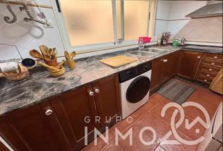 Pis  Calle santo domingo. Se vende coqueto piso con balcón en torrente y 2 cuartos de baño