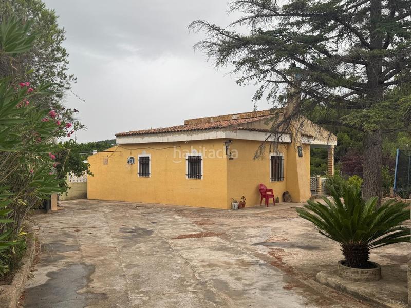 Foto bb7bd0fb-b55d-429e-802b-70b37d845db5. Chalet  con terreno y piscina en Alborache