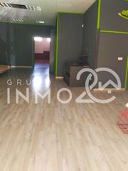 Local Comercial  Calle francesc larrode artola. Vende estupendo local comercial con muchas posibilidades de nego