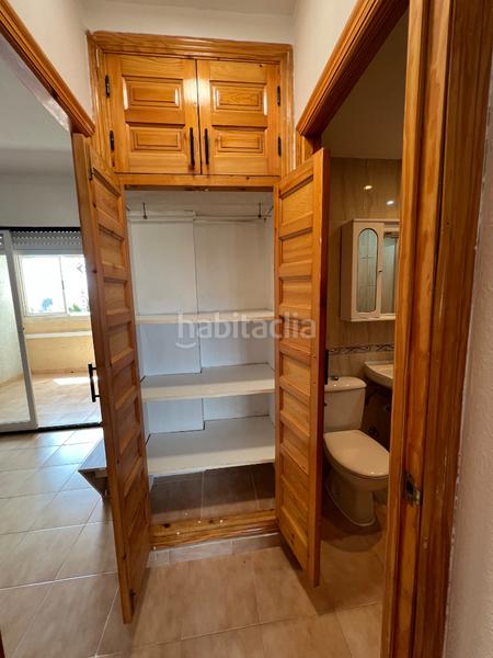 Foto 0bde927a-40f7-48b9-8ef0-6007f8617f3f. Alquiler piso  en urbanización con piscina y parking privado en Alcázares (Los)