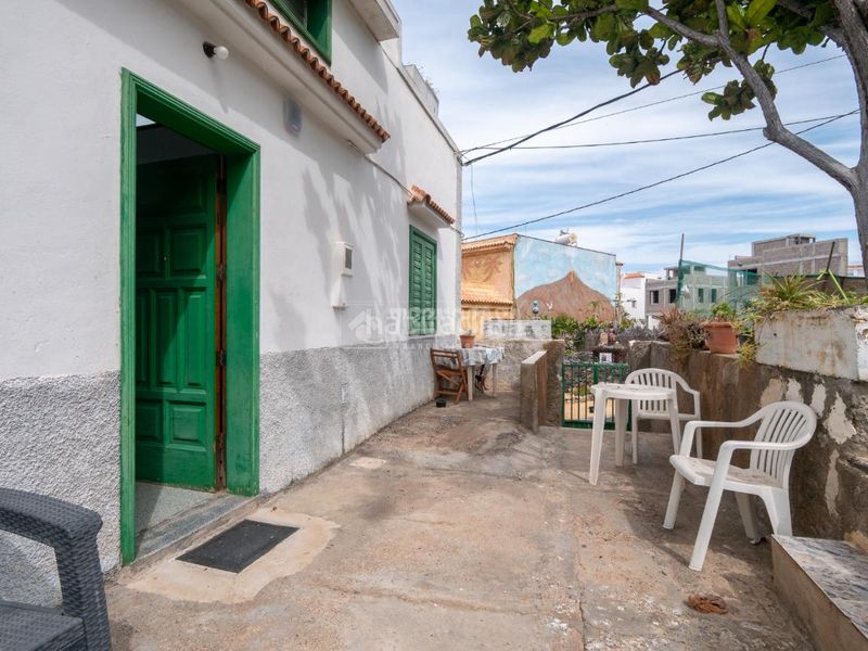 Foto 1913ba11-7dc5-4c28-959e-af77deed6de9. Casa aparellada amb aparcament a Guía de Isora interior Guía de Isora