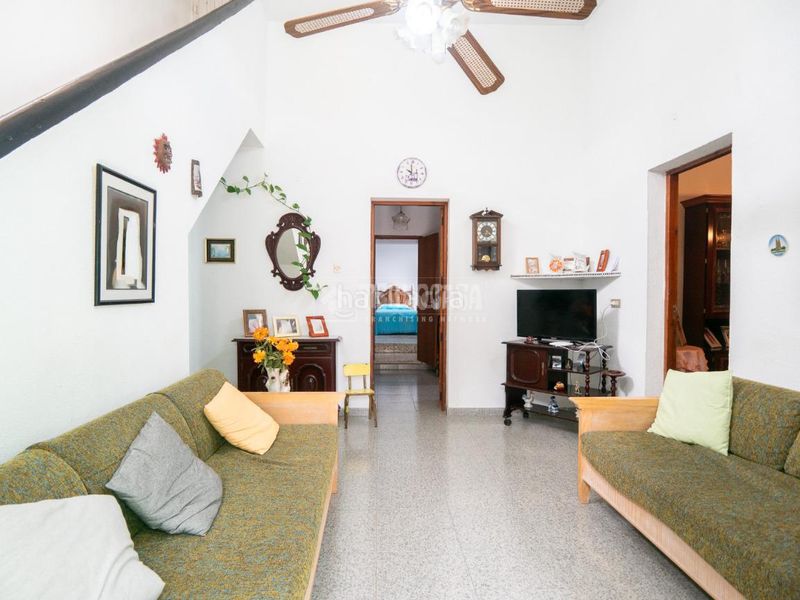 Foto 2a3613f4-6ea7-4482-89b1-b43fc900b74e. Casa aparellada amb aparcament a Guía de Isora interior Guía de Isora