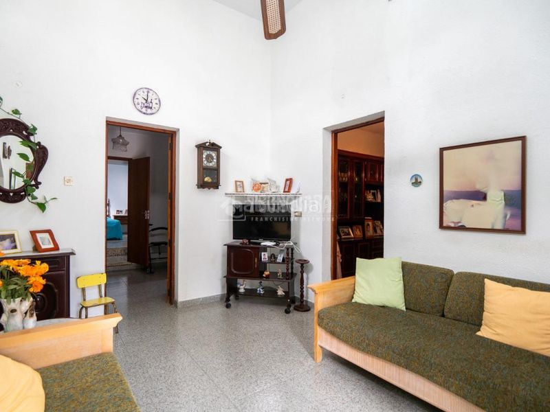 Foto 5737ba2f-ed16-44db-962c-aad48c0c108d. Casa aparellada amb aparcament a Guía de Isora interior Guía de Isora