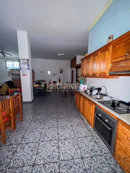 Foto 55a2ad7c-fe84-4b52-95a3-25350f1210fc. Casa aparellada a Chío Guía de Isora