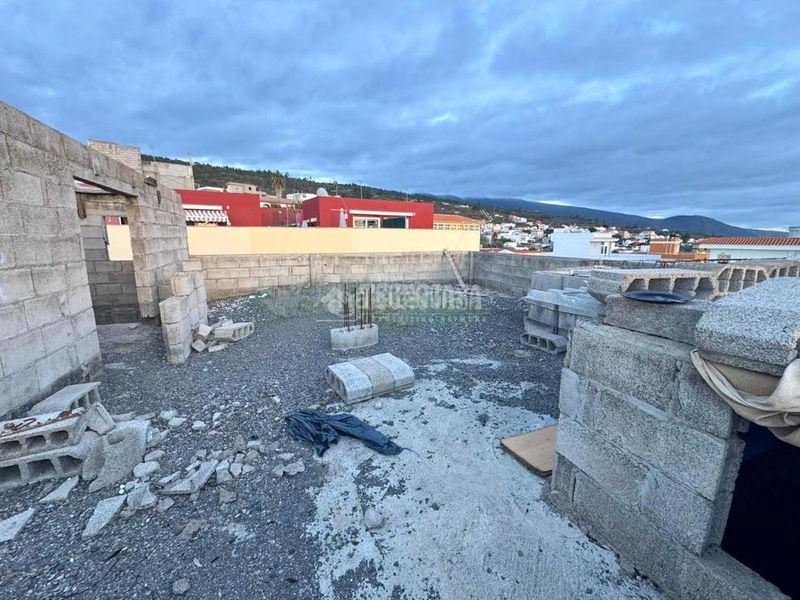 Foto b66a76ca-d3a8-4de6-94a2-64bb8ff07ba6. Casa aparellada a Chío Guía de Isora