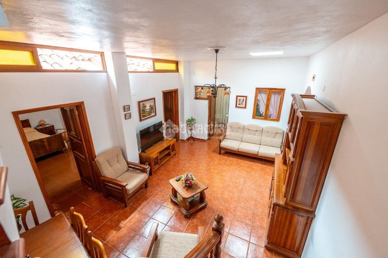Foto 20d112dd-c7a7-464a-b152-41ffaa991236. Casa aparellada amb aparcament a Chío Guía de Isora