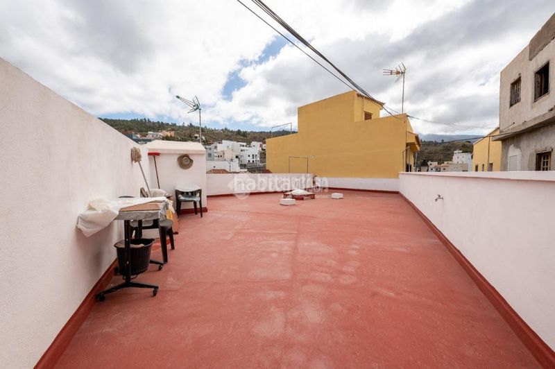 Foto 749a1572-5a3c-43d4-a6d4-399c66d73b06. Casa aparellada amb aparcament a Chío Guía de Isora