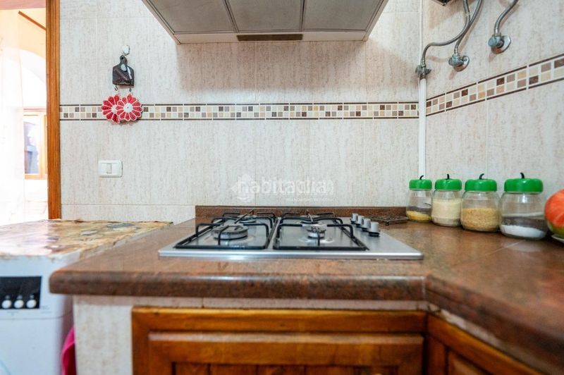 Foto eb5c461f-595c-44bc-b7cf-f04f2dbc5103. Casa aparellada amb aparcament a Chío Guía de Isora