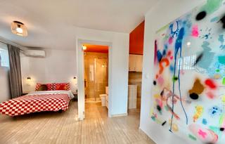 Rent Apartment in Montnegre. Apartamento tipo loft en entorno de co-living con piscina y jard