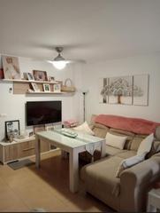 Maison à Villarrubia. Amplia casa de tres plantas con buhardilla, en villarubia en exc