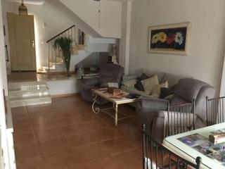 Chalet à Alcolea. Chalet seminuevo en alcolea, córdoba  tu hogar soñado!