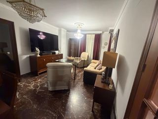Rent Flat in Vista Alegre - Parque Cruz Conde. Amplio y luminoso piso en ciudad jardín, córdoba  990mes