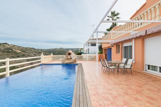 Casa  Dénia - cl mora. Chalet con vistas al mar y dos viviendas independientes en venta