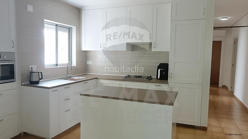 Foto 736abb6d-1ded-4e05-aef2-41b029d32b16. Casa amb aparcament piscina a Poblets (els)