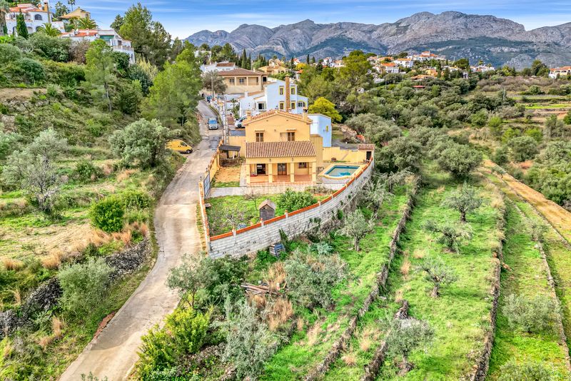Foto 5f4a3714-f22b-4f01-9fe9-28a03f804f29. Maison avec piscine dans Orba