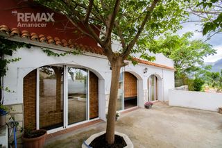 Chalet in Orba. Casa independiente en orba