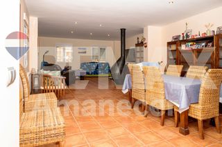 Chalet  Cl portalet. Gran casa de 562 m2 en alfafara con terraza, garaje y 5 hab