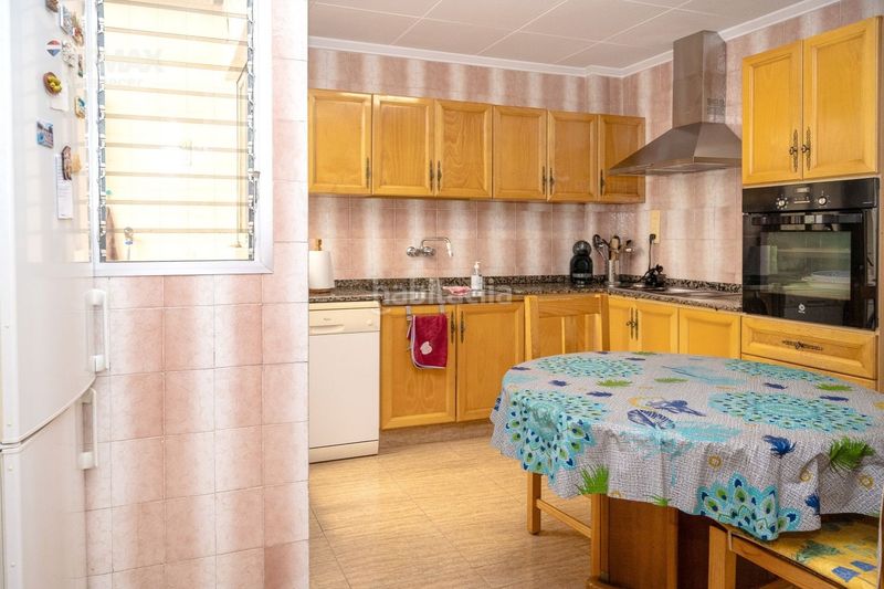 Foto 4a8ac5aa-505f-4cca-bd2e-a6a644c0c771. Casa con parcheggio in Enguera