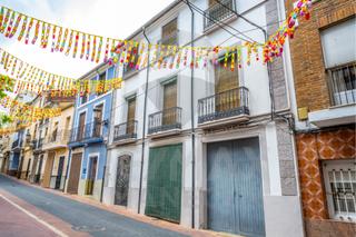 Casa  Enguera - cl santa barbara. Casa colonial en enguera  gran oportunidad de inversión