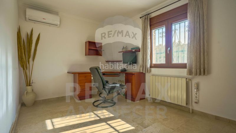 Foto ad97075c-bf2c-48bd-843f-7d3842537323. Xalet amb calefacció aparcament piscina a Pedreguer