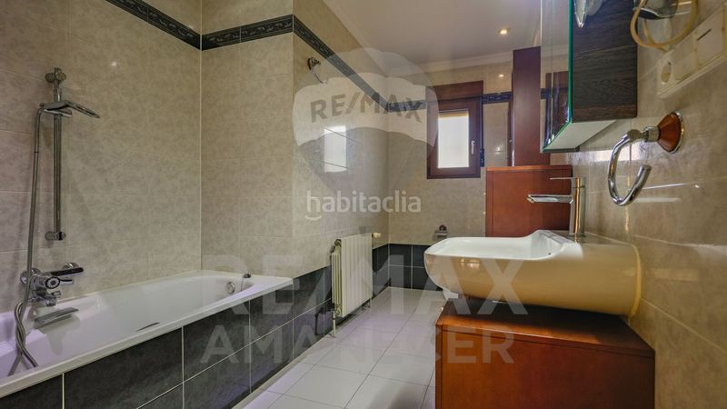 Foto d30affe4-793a-4fe5-bef2-44db3ea4d071. Xalet amb calefacció aparcament piscina a Pedreguer