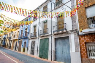 Chalet  Cl santa barbara. Casa colonial en enguera ? gran oportunidad de inversión