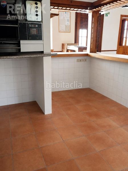 Foto 067d6b1d-ff2c-4419-a8c3-be858a71216c. Edificio  con antigua actividad hostelera y vivienda independiente junto al puerto en Dénia