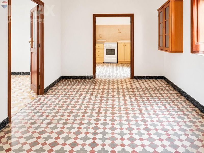Foto ba9e336e-0919-4b4c-8a0e-28cf07fd6de1. Edificio  con antigua actividad hostelera y vivienda independiente junto al puerto en Dénia