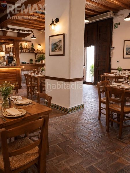 Foto d25224f8-9318-4de0-acd7-490c2d2f8851. Edificio  con antigua actividad hostelera y vivienda independiente junto al puerto en Dénia