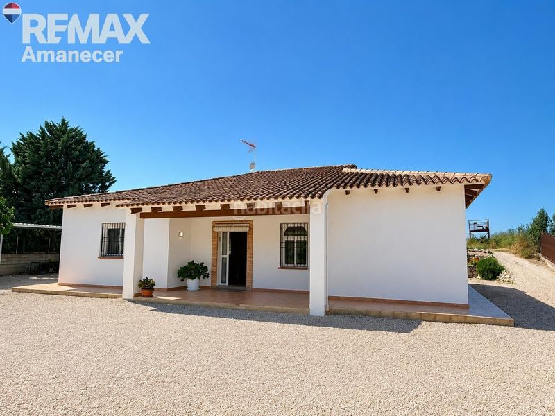 Foto b1080590-aee3-4bb0-a895-a0f79ca849ff. Xalet amb aparcament piscina a Enguera