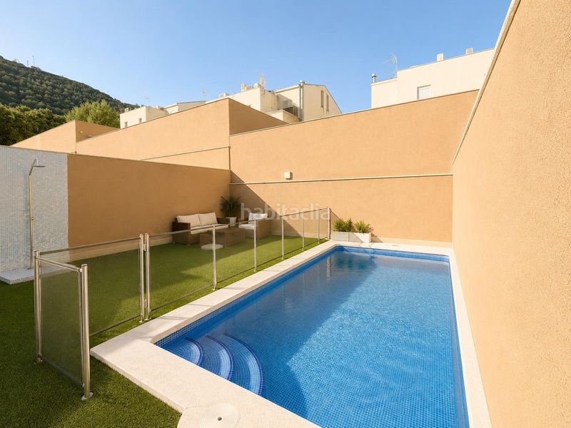 Foto d64f9616-e12b-44c0-902a-23b8e43ca0e1. Casa adossada amb calefacció aparcament piscina a Enguera