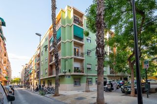 Erdgeschoss  Calle bernabe garcia. Vivienda en planta baja de 4 dormitorios en nazaret valencia, to