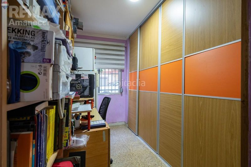 Foto 84b04794-a11c-4f59-bb9f-3b0e6f3e2912. Planta baixa a Natzaret Valencia
