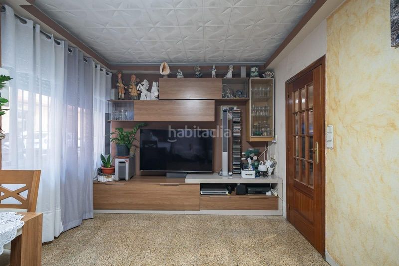 Foto 96a7471c-240c-4981-ae56-f0daad15956d. Planta baixa a Natzaret Valencia