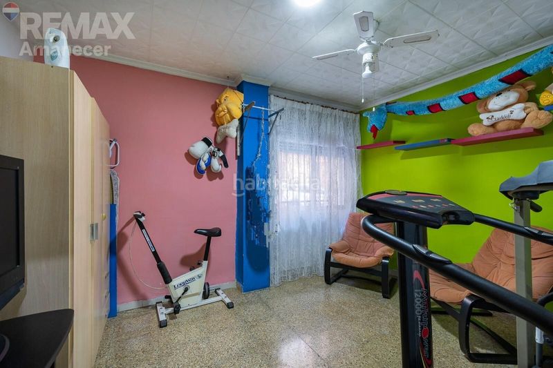 Foto eb297da6-fecd-45ba-98dd-d30ea1fcb781. Planta baixa a Natzaret Valencia
