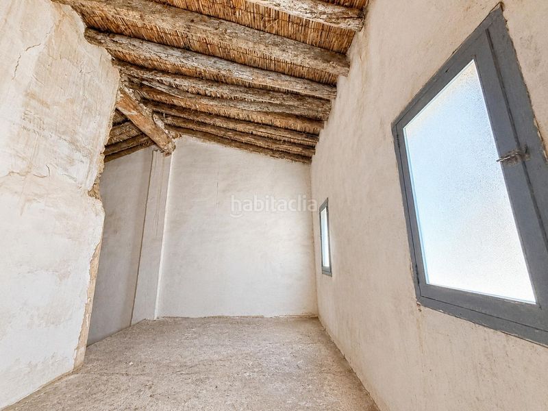 Foto b07c2d03-db41-464a-8805-a7e302206f50. Masia amb aparcament a Enguera