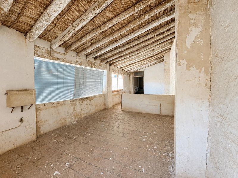 Foto e3a4fe58-0b25-477a-940b-02732a4d8d97. Masia amb aparcament a Enguera