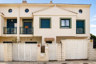 Maison jumelée à Benipeixcar - El Raval. Magnífico adosado de 166 m2 con piscina comunitaria en una tranq