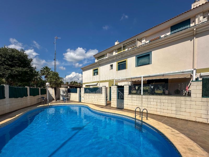Foto b2e8a4fe-1772-4f1c-a914-aea5e0dc3e94. Casa adossada amb piscina a Benipeixcar - El Raval Gandia