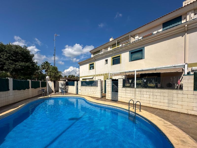 Foto f7cfe3c7-f83e-48c5-92ea-d1e1cefb9ee8. Casa adossada amb piscina a Benipeixcar - El Raval Gandia