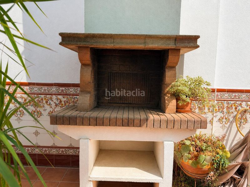 Foto 0bab00a1-259f-4b1c-91bf-9d9e6f179de2. Casa adossada amb aparcament a Enguera