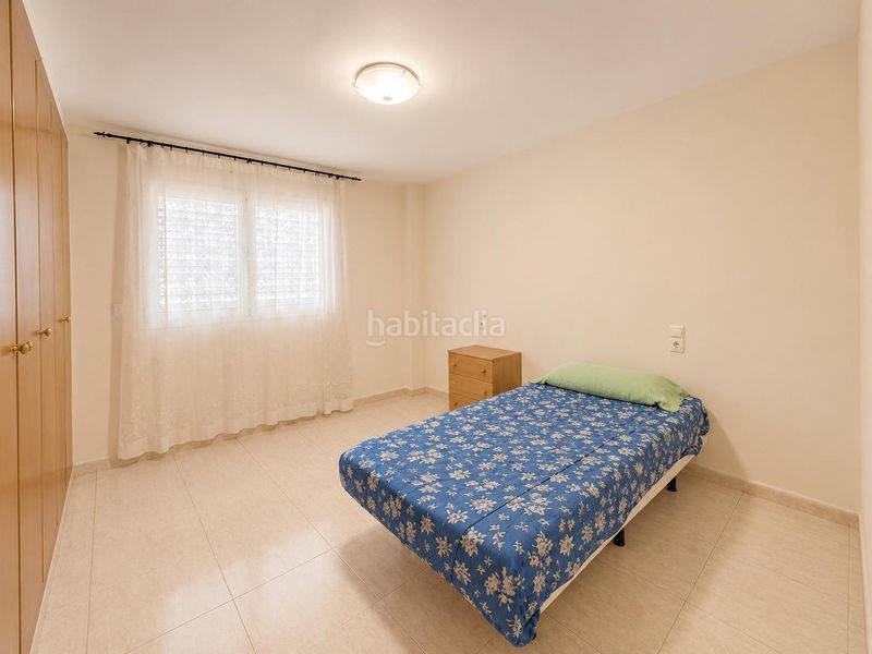 Foto fcb7d615-e478-4d21-b169-25da296ebe4b. Casa adossada amb aparcament a Enguera