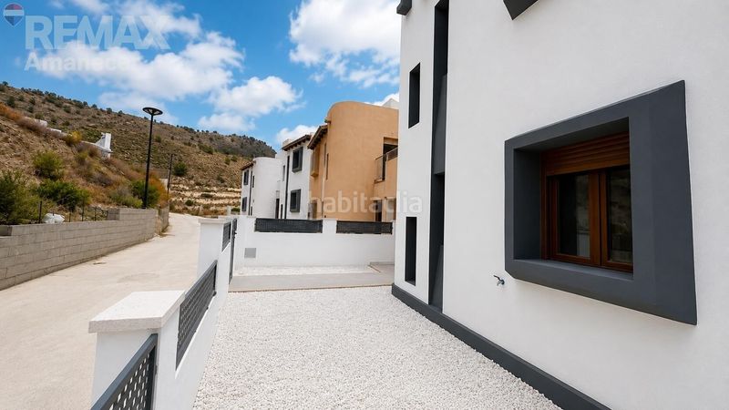 Foto 0f15a987-6a4e-421d-84e5-5aaca67ac5e3. Casa aparellada amb calefacció aparcament a Relleu