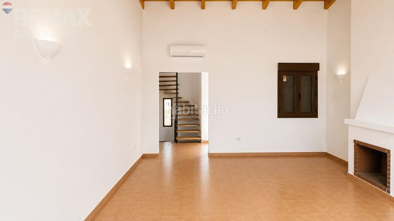 Foto 8749c17d-eb37-4371-bc91-97440efc8417. Casa aparellada amb calefacció aparcament a Relleu