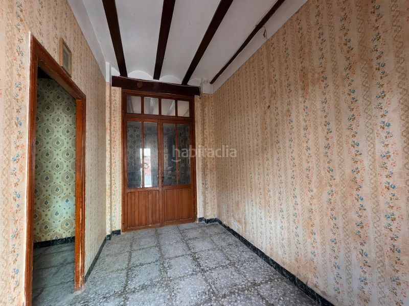 Foto 6537d5a9-8b37-46bb-bca9-8157091759ee. Casa amb aparcament a Enguera