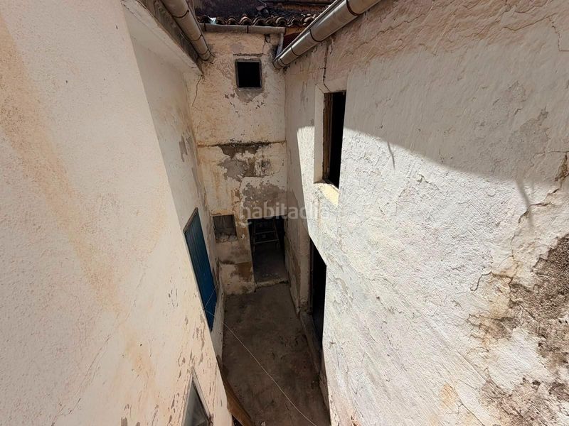 Foto b2a5a5c1-771f-48df-9ea3-545e1de5627a. Casa amb aparcament a Enguera