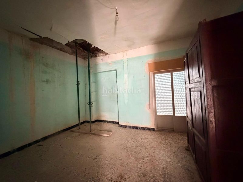 Foto f14a68f3-0390-442b-85af-a48a34e576f1. Casa amb aparcament a Enguera