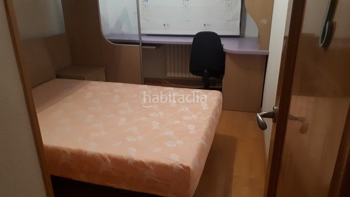 Foto c21bb2d2-b3c9-48ad-9554-ee4928bfc857. Rent flat with heating pool in Romareda Zaragoza