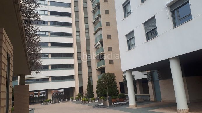 Foto d5ee2ae5-2fb3-4b4e-9a03-8dc9f2d537ba. Rent flat with heating pool in Romareda Zaragoza